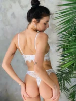 Conjunto de lencería blanco