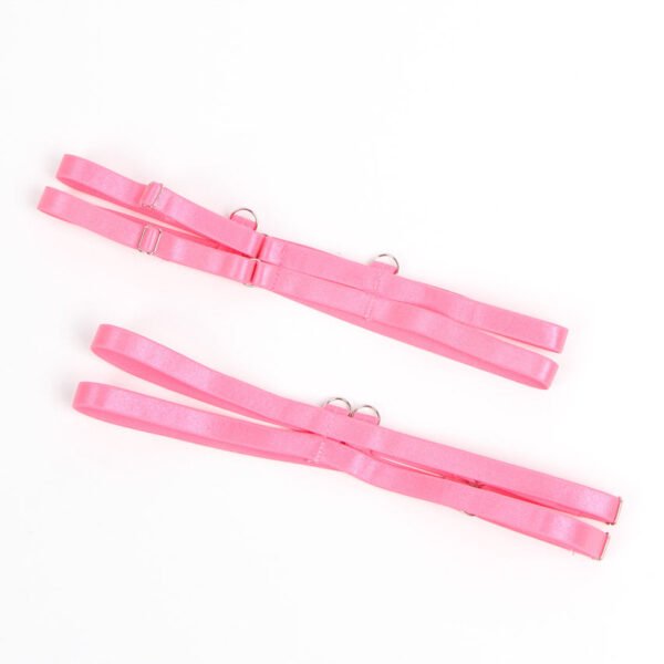 طقم حمالة صدر ورباط دانتيل نيون