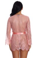 Roupão de flores e riscas