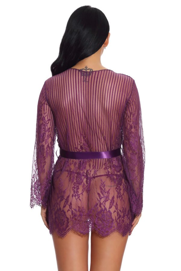 Roupão de flores e riscas